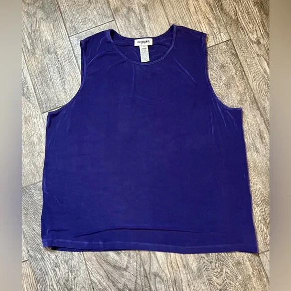 LOT 12 TOPS EUC 2x/3x - EUC - Picture 13 of 13